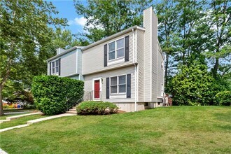 Building Photo - 14 Riverwoods Ct