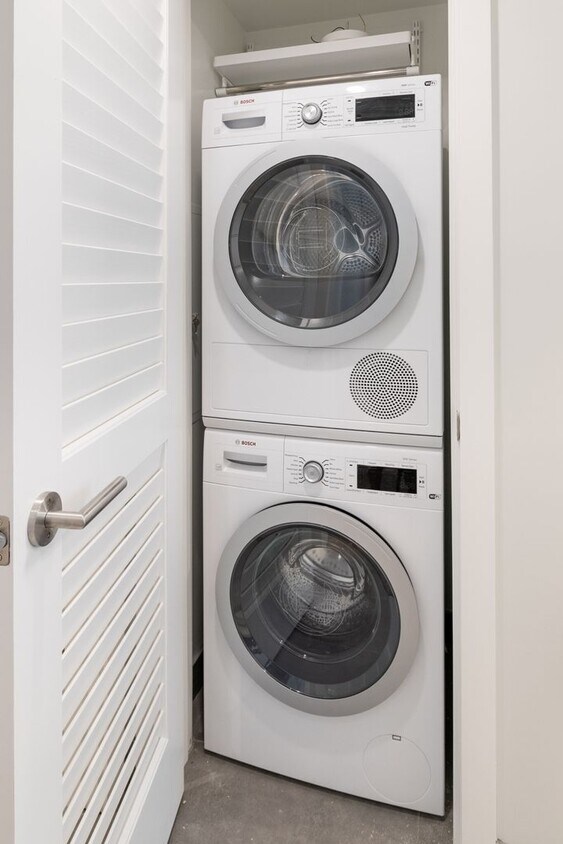 Foto del edificio - Unique Brighton Brookline Apartment