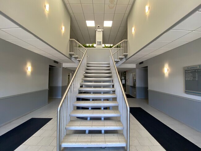 Foto del edificio - 7234 W North Ave
