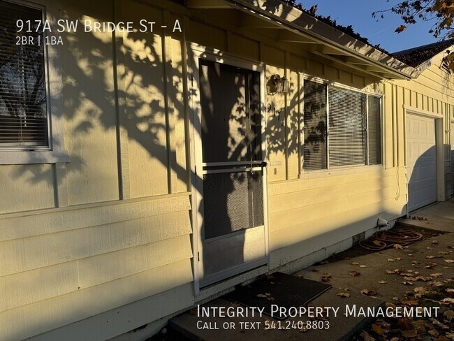 Foto del edificio - 917 SW Bridge St