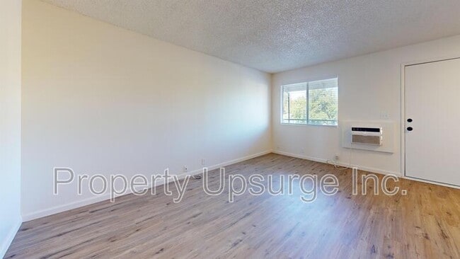 Foto del edificio - 445 Nelson Ave