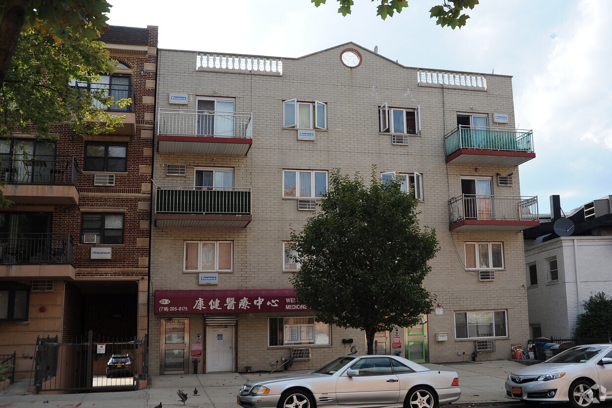 Building Photo - 52-10 Van Loon St