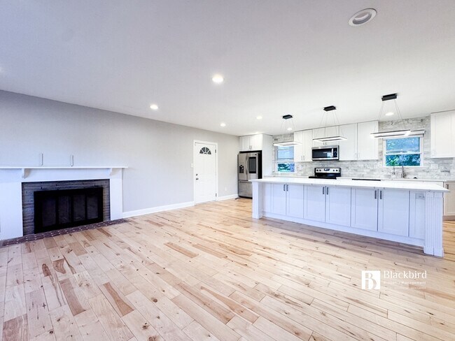 Foto del edificio - 11901 Crestwood Ave S