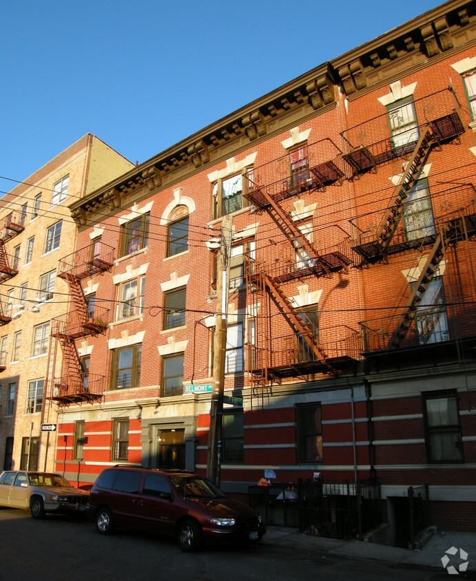 Primary Photo - 2035 Belmont Ave