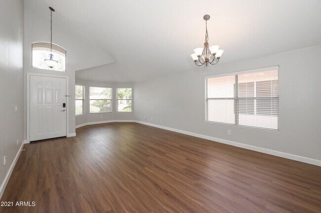 Building Photo - 3827 E Monona Dr
