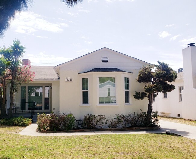 Building Photo - 12410 Idaho Ave