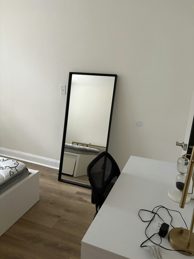 Building Photo - 1543 Northwick Rd