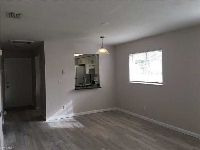 Building Photo - 930 SW 47th Terrace
