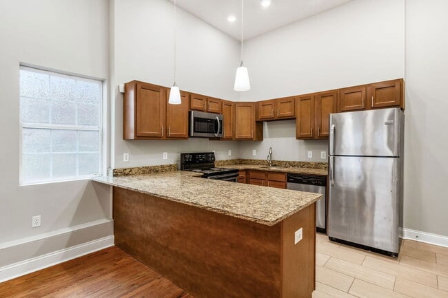 Foto del edificio - 77 E 7th Ave