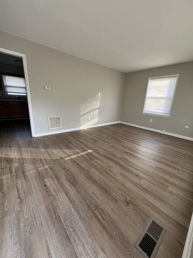 Building Photo - 413 Bailey Ln