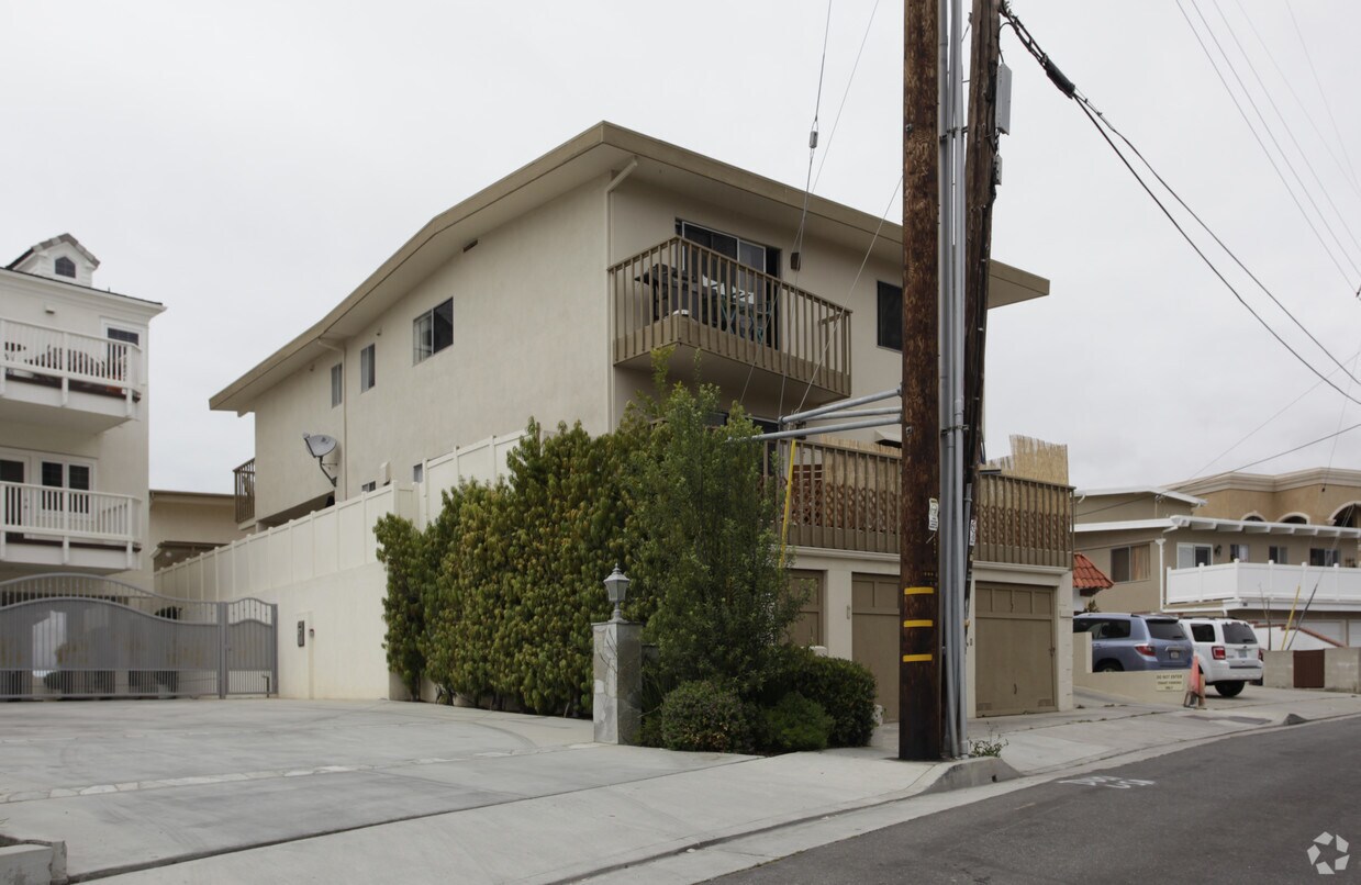 Building Photo - 1531 Buena Vis