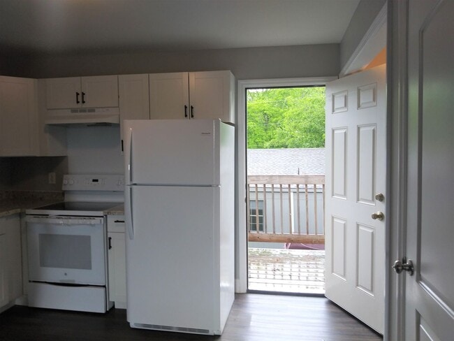 Building Photo - MORGAN AVE APARTMENTS