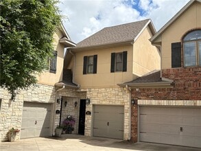 Building Photo - 2623 S Everest Ave
