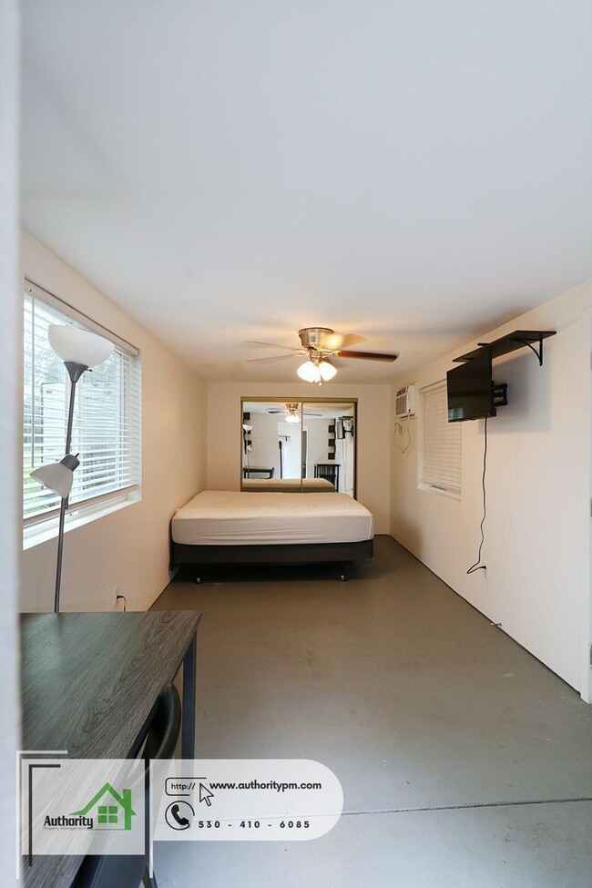 Building Photo - 10560 Old Oregon Trail