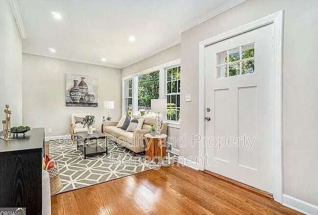 Foto del edificio - 1256 Fayetteville Rd SE