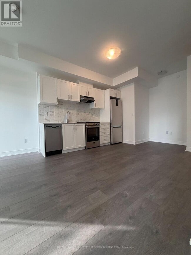 Building Photo - 715 Davis Dr