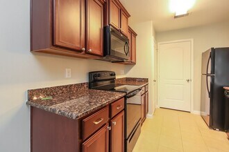 Building Photo - 2131 Golden Topaz Dr