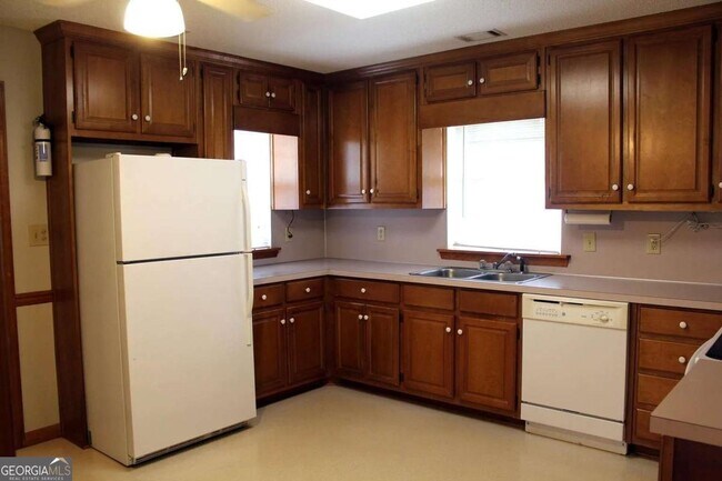 Building Photo - 2300 Colham Ferry Rd