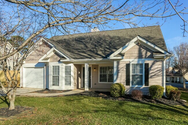 Foto del edificio - 301 Cedarcroft Dr