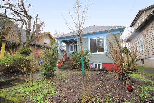 Building Photo - 4823 NE 13th Ave