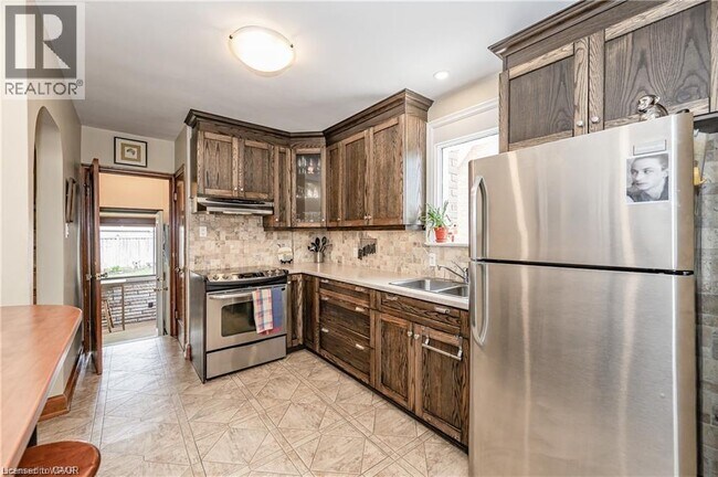 Photo du bâtiment - 270 Mansion St