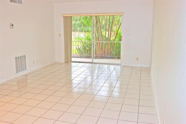 Foto del edificio - 634 NW 13th St