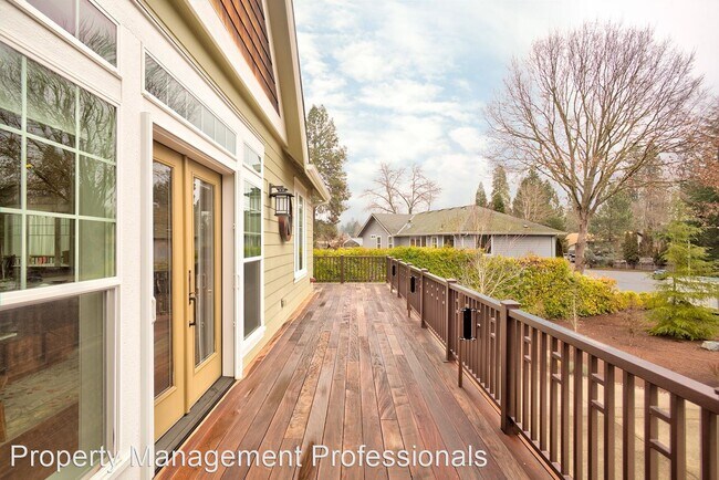 Building Photo - 1 br, 2 bath House - 1071 Se Belle Aire Drive