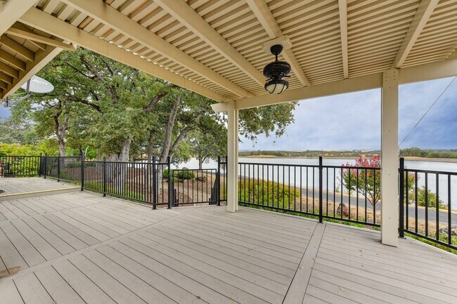 Building Photo - 6533 Chesbro Cir