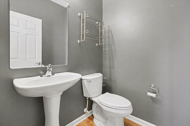 Foto del edificio - 41785 Mitchell Rd