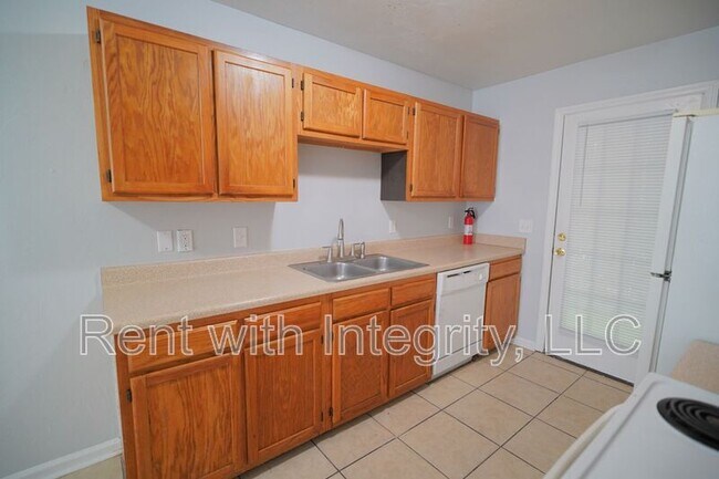 Building Photo - 2446 Talco Hills Dr