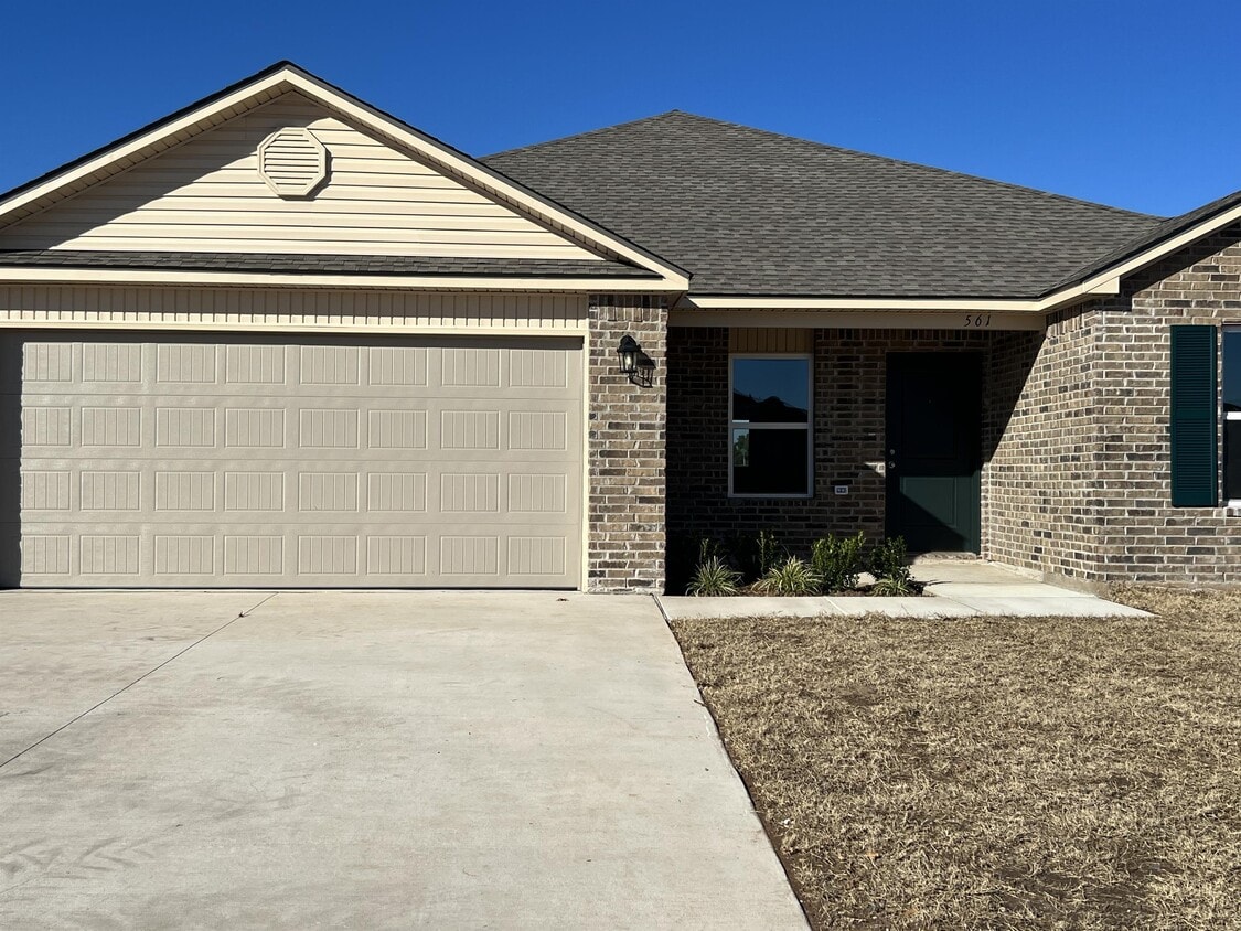 Photo - 561 SE 3rd Ter (Newcastle, OK)