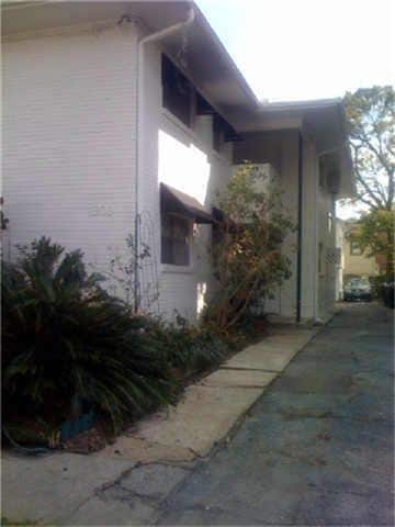 Building Photo - 1909 Colquitt St