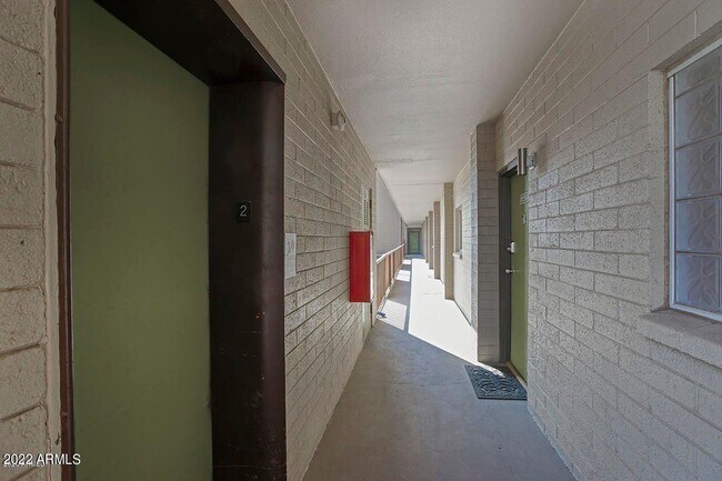 Building Photo - 353 Thomas Rd