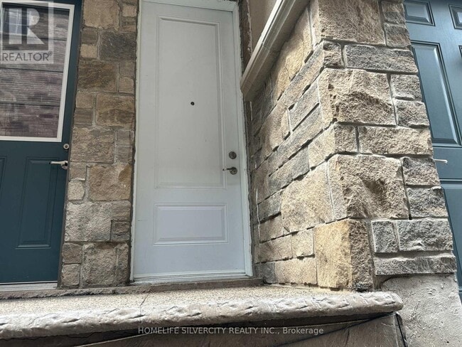 Building Photo - 2 Tomahawk Ct