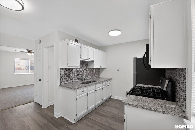 Building Photo - 405 Fairburn Rd SW