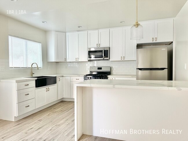 Building Photo - 626 E Arbor Vitae St