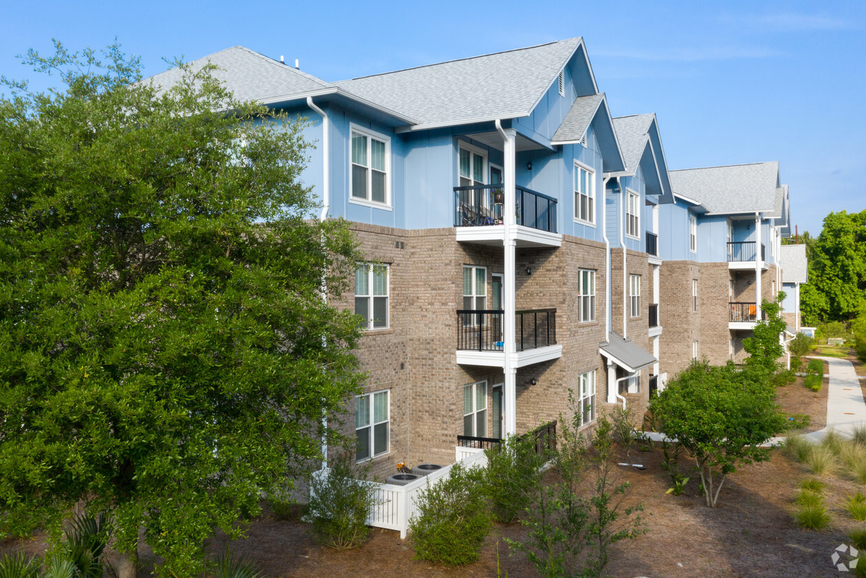 Building Photo - Oakside Apartments