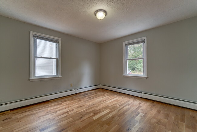 Building Photo - 117 Sheldon Ter