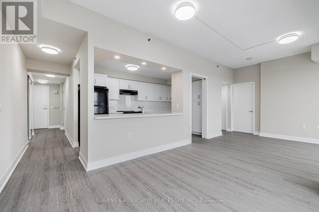 Building Photo - 2-612 Neptune Dr