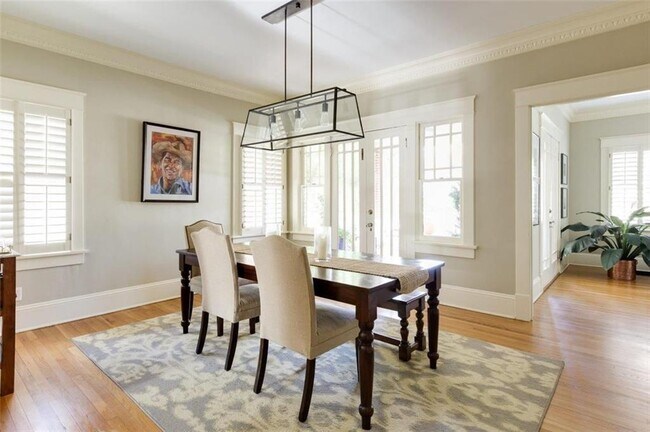 Foto del edificio - 1337 N Highland Ave NE