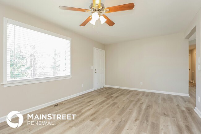 Building Photo - 4872 Shasta Dr