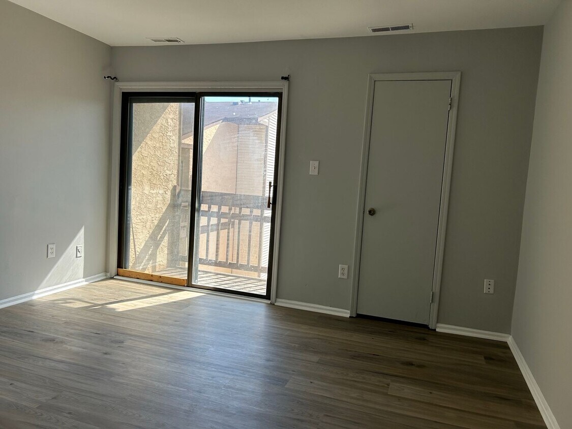Primary Photo - Beautiful 1 bedroom, 1 bathroom Condo -- R...