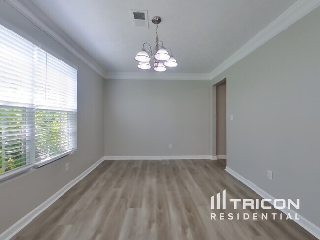 Foto del edificio - 120 Governor Ln