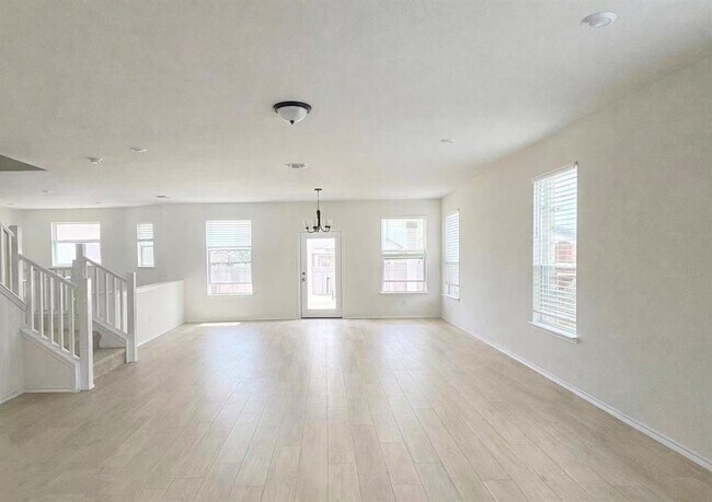 Foto del edificio - 4937 Morese Palace Trl