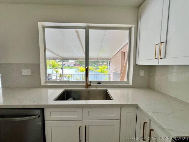 Foto del edificio - 6914 Holly Rd