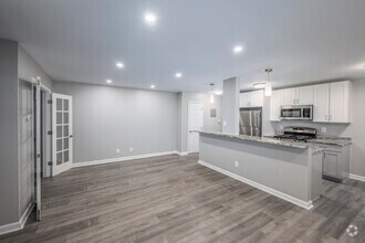 2BR, 1BA - 732SF - Living Room - Renaissance Hills