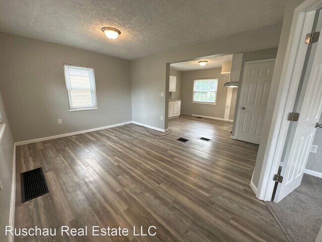 Building Photo - 3 br, 1 bath House - 1641 Horlacher Ave