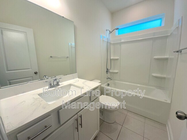 Building Photo - 4487 Fls Lk Dr S W