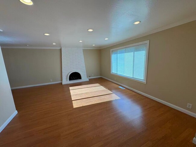 Foto del edificio - Updated 4BD/2.5BA Concord Home Near Parks, Tennis Courts, Community Amenities