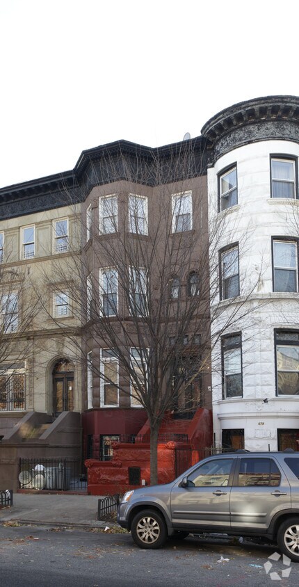 Foto principal - 680 Saint Marks Ave